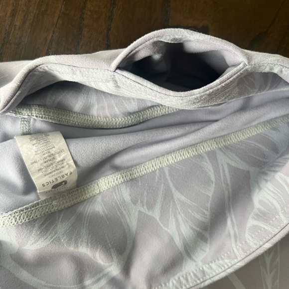 Fabletics Light Gray Leggings - Medium - Picture 13 of 14